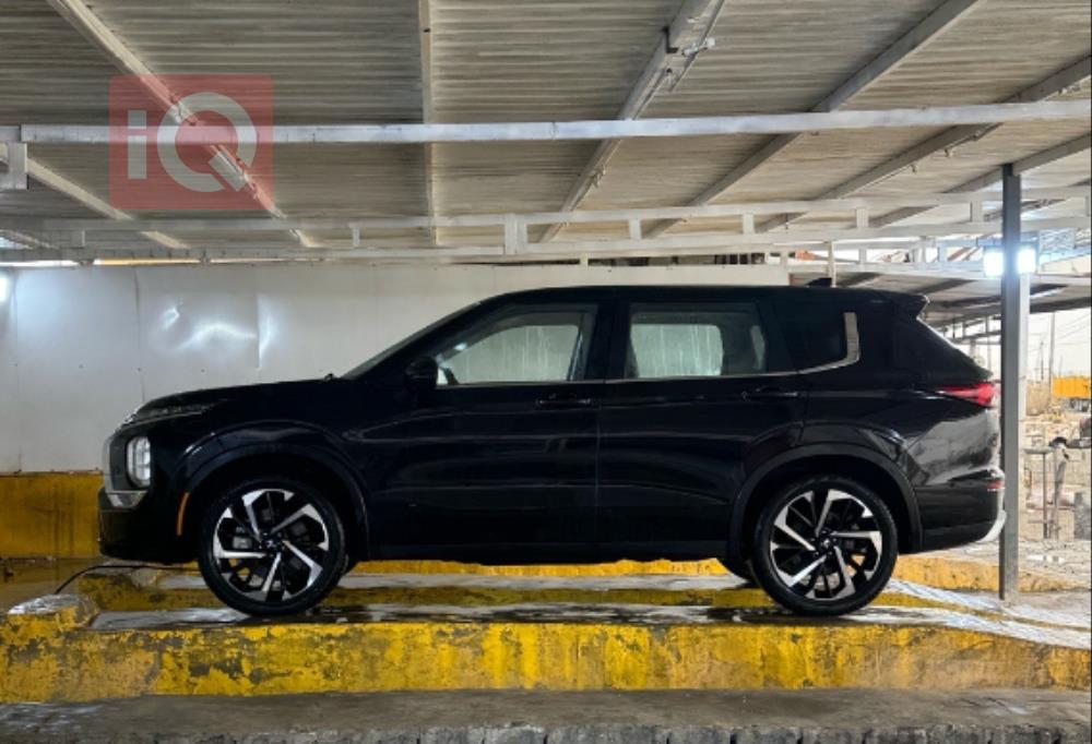 ميتسوبيشي اوتلاندر